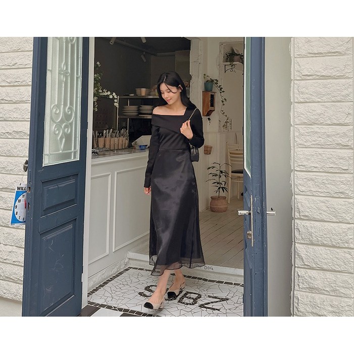 리리앤코 아트리앙 오간자 오프숄더 플레어 롱 원피스