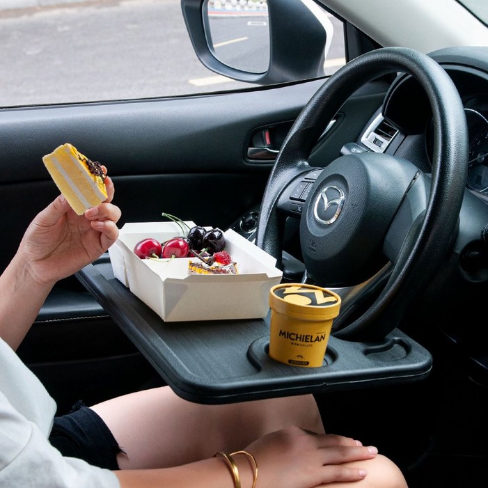 케어리즘 3초설치 차량용 테이블 식탁 트레이 무중력 자동차 테이블, 1개, 블랙