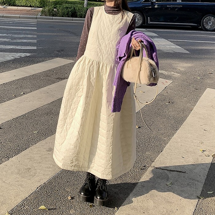 구름퀼팅 패딩 리본 레이어드 민소매 원피스 겨울 뷔스티에 롱플레어 경량 간절기 연말룩