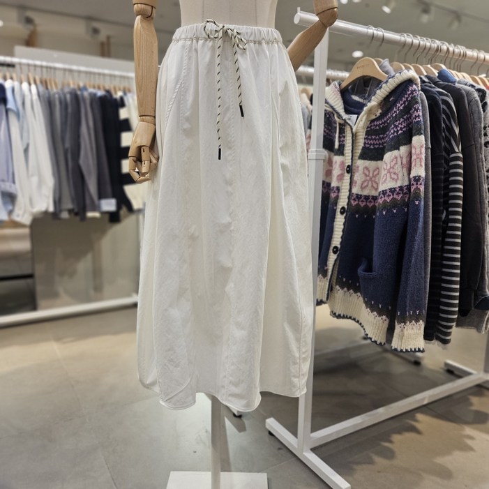 에잇컨셉 봄 벌룬스타일 일레인SK C26C3FSK003_IC