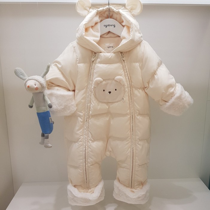 아가방 24 겨울 베이비페어! 폭신폭신 추울수 없지 후끈 따뜻하게 유아 패딩 우주복! 지퍼라인이 두개 손발싸개 까지 겨울 방한 우주복 ! 신생아 백일 외출복으로 추천