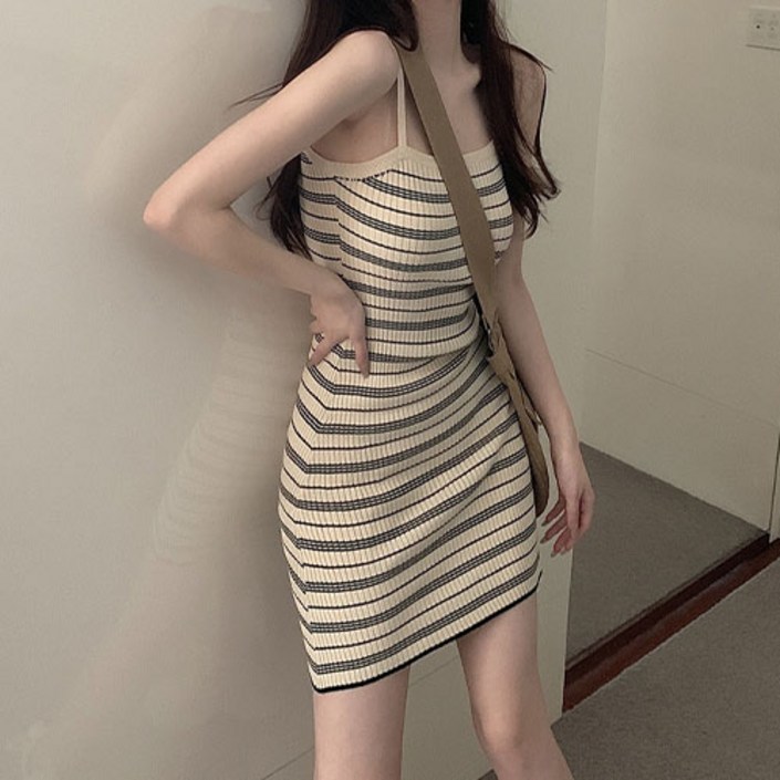 데일로엔 여성 민소매 슬림핏 골지 나시 스트라이프 원피스