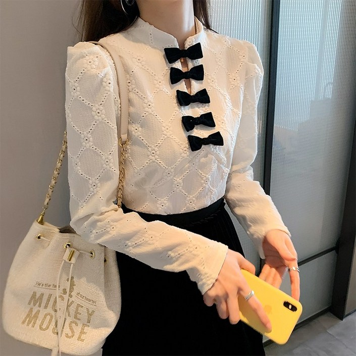 셔츠 높은 목 컷 아웃 탑