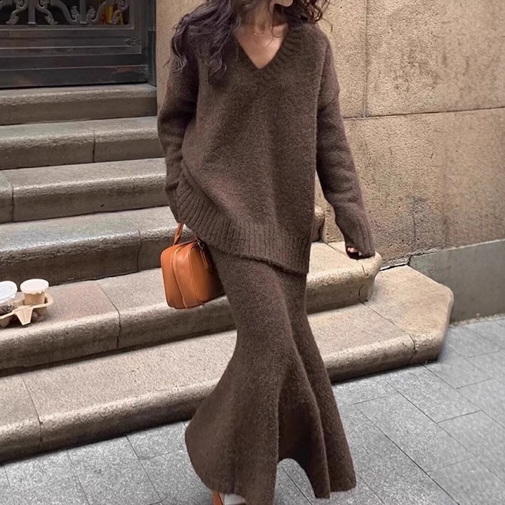 비비에모 트루린 브이넥 니트 스웨터 스커트 세트 12027