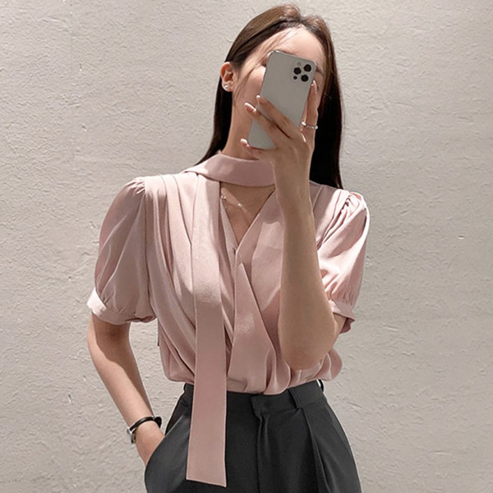 레티고 브이넥 리본 퍼프 소매 반팔 블라우스