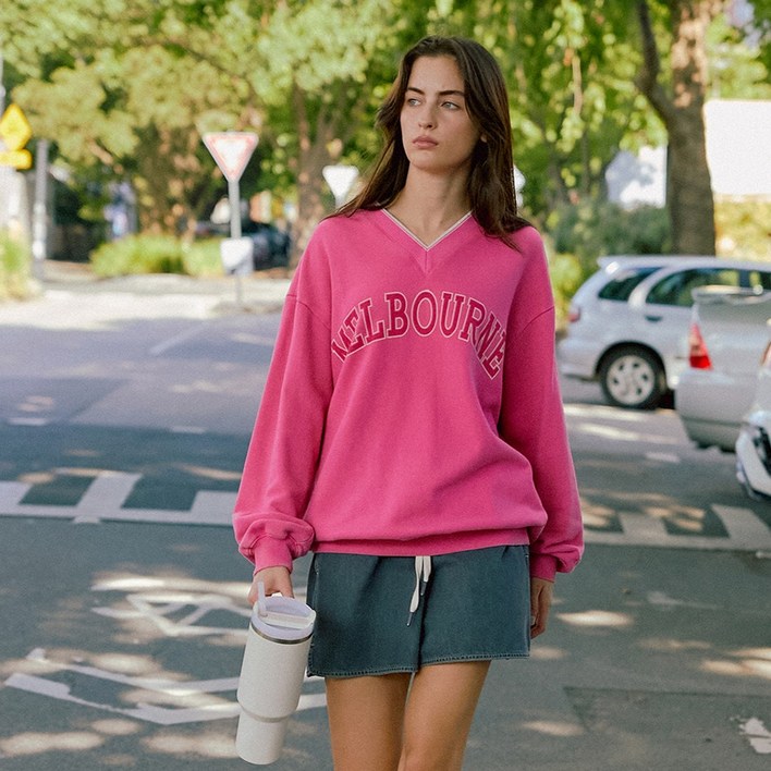 앤유 멜버른 워싱 브이넥 스웻셔츠