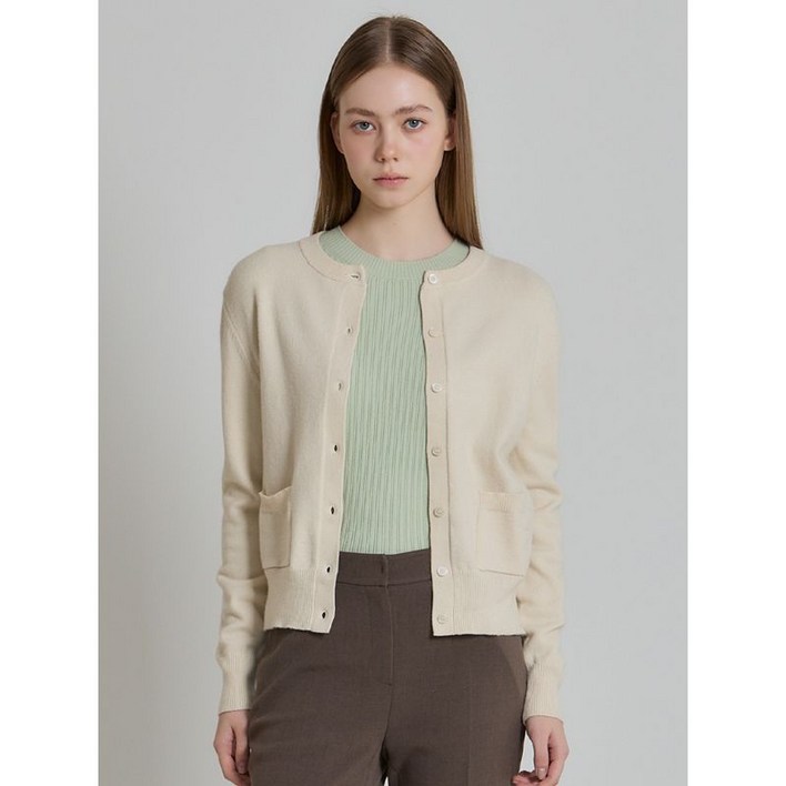 리스트 스몰 포켓 라운드넥 가디건 택가격 138000원