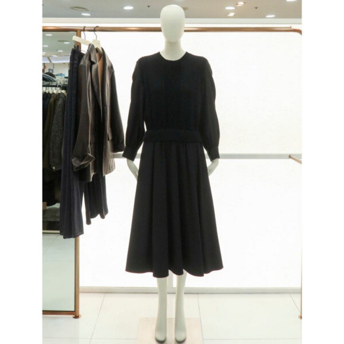 씨씨콜렉트 여성 롱 원피스 심플 기본 데일리코디 라운드 니트 배색 원피스E251PSE123블랙DGDH2256515