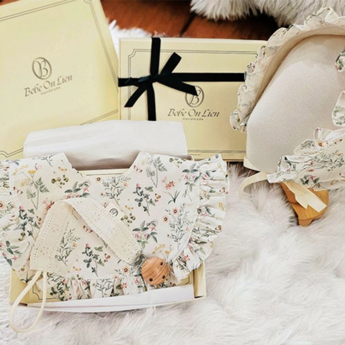 [출산선물추천]베베온리앙 로즈비앙 턱받이&보넷 세트