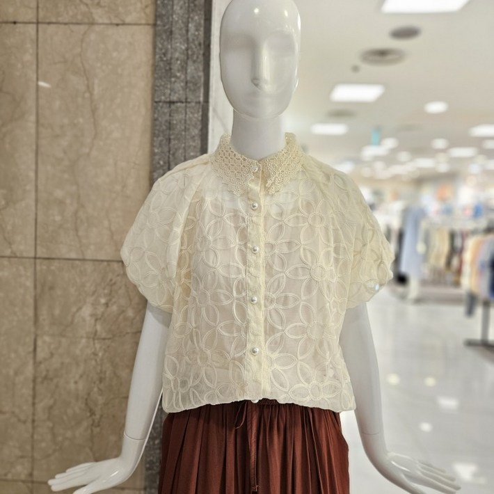 밸리걸 나시세트 볼륨반팔 자수 블라우스 125490