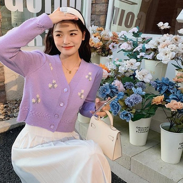메이킹유 캐주얼룩 자수가디건 플라워 브이넥 7243오이드가디건 메이킹유 캐주얼룩 자수가디건 플라워 브이넥 7243오이드가디건