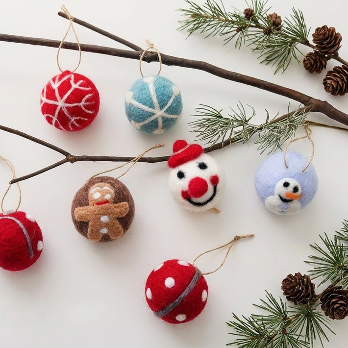 유리까 크리스마스 트리 펠트볼 오너먼트 빈티지 핸드메이드