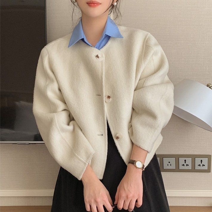 쪼예 핸드메이드 울 라운드 노카라 긴팔 숏 코트 자켓
