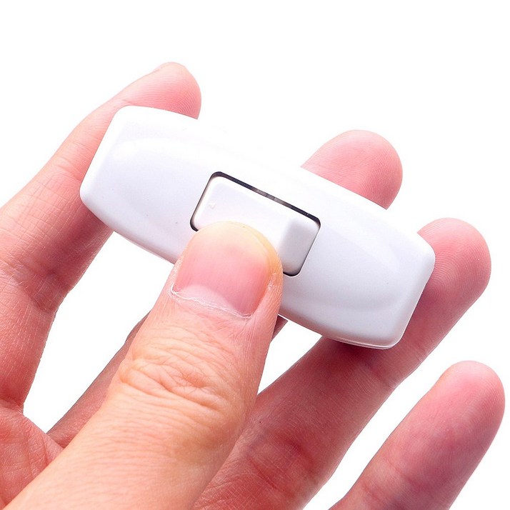 국산 중간 스위치 1구 버튼 백색 전원 플러그 연결 220V 전기 조명 전등 전구 옥내용 노출 온오프