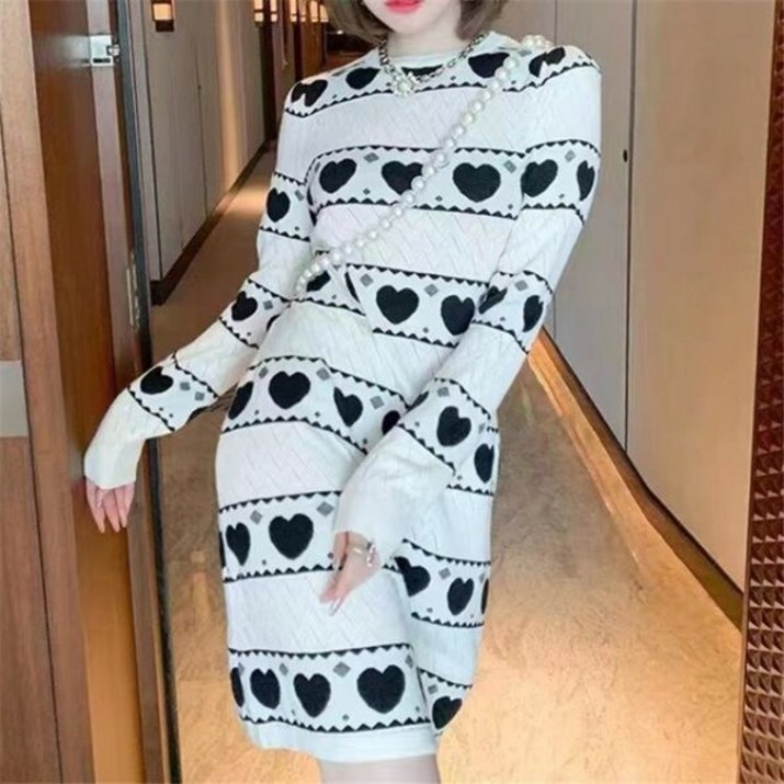 니트 원피스 스커트 여성 스트라이프 스웨터 드레스 무릎 위의 에이라인 슬림 블랙 반팔