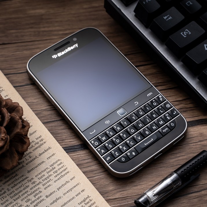 BlackBerry 블랙베리 Q20 16GB 새상품 + 풀박스 카메라 있음 무선충전가능 7571377499