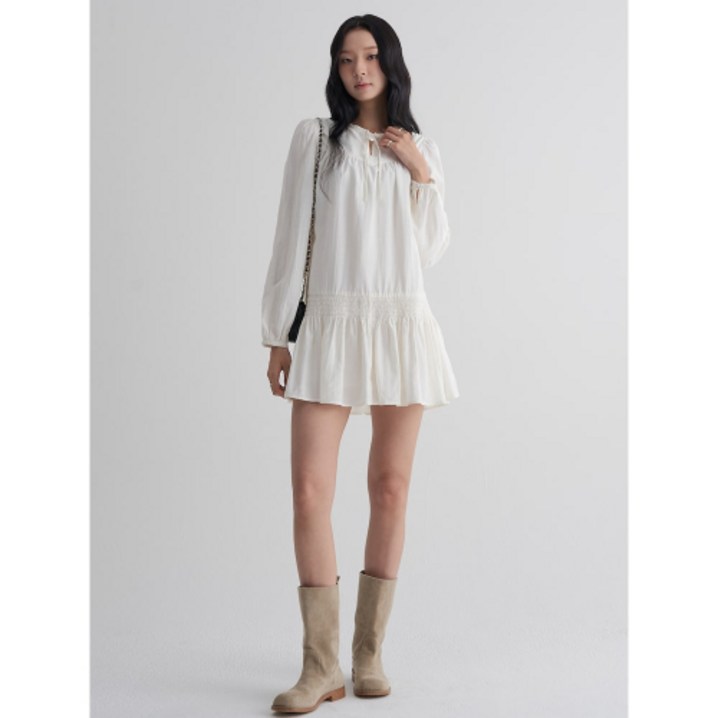 국내매장정품 에잇세컨즈 8SECONDS 스모킹 긴소매 미니 원피스 아이보리 355971LY30 156530