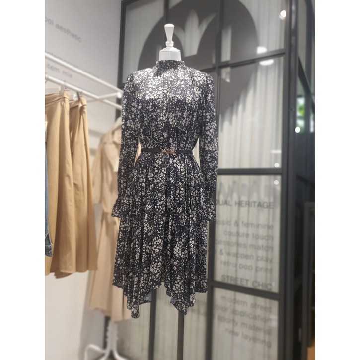 듀엘 DEWE 단아한 나염 벨티드 원피스 D224MSE053  NC일산