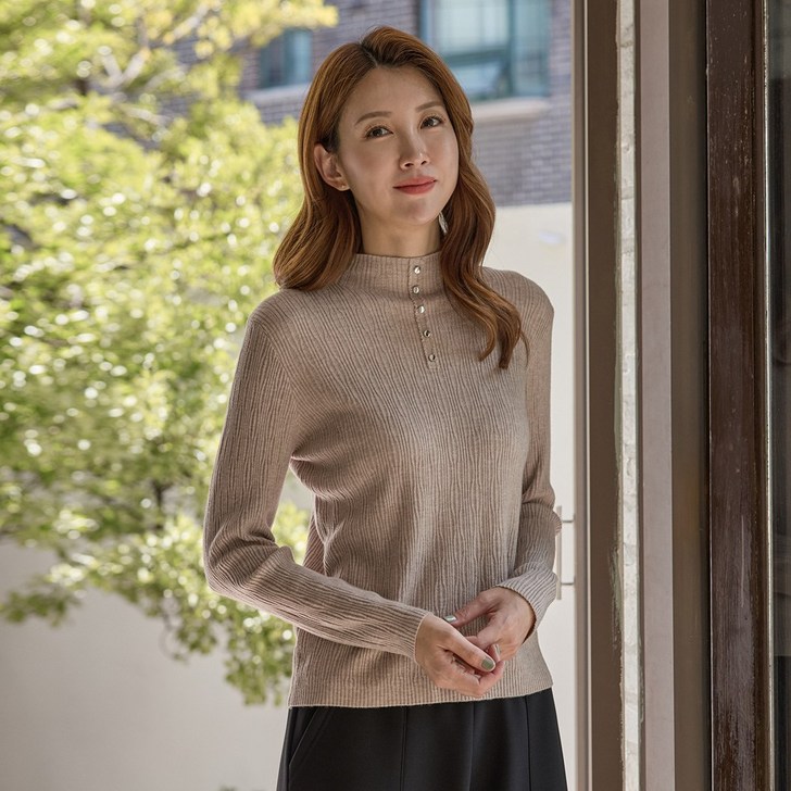 씨엘스토리 여성 데일리 루즈핏 반폴라 버튼 니트
