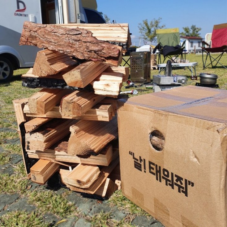 우틸하우스 참나무캠핑장작 10kg 20kg 바베큐 불멍 벽난로 나무 캠핑용 절단목 고기구이, 참나무장작20kg - 투데이밈