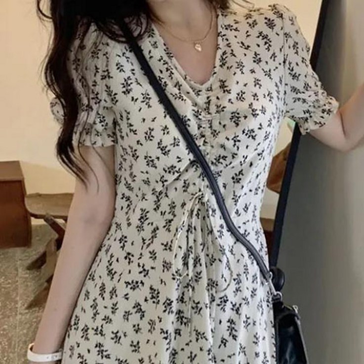 여성 여름 여리여리 원피스 플라워 패턴 슬림핏 꽃무늬 반팔 원피스 여성 여름 여리여리 원피스 플라워 패턴 슬림핏 꽃무늬 반팔 원피스