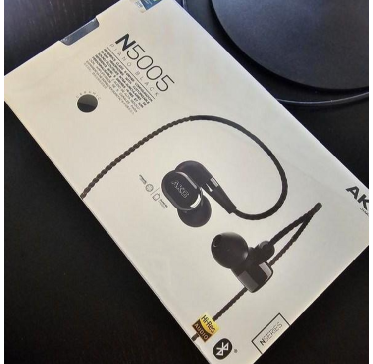 AKG 블루투스 이어폰